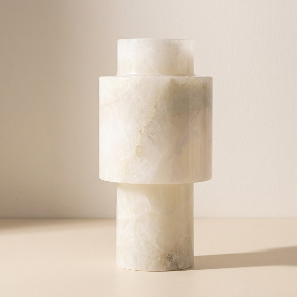 Alvenna White Onyx Vase Tall Column – Ø13 × H26 CM Caelvorne