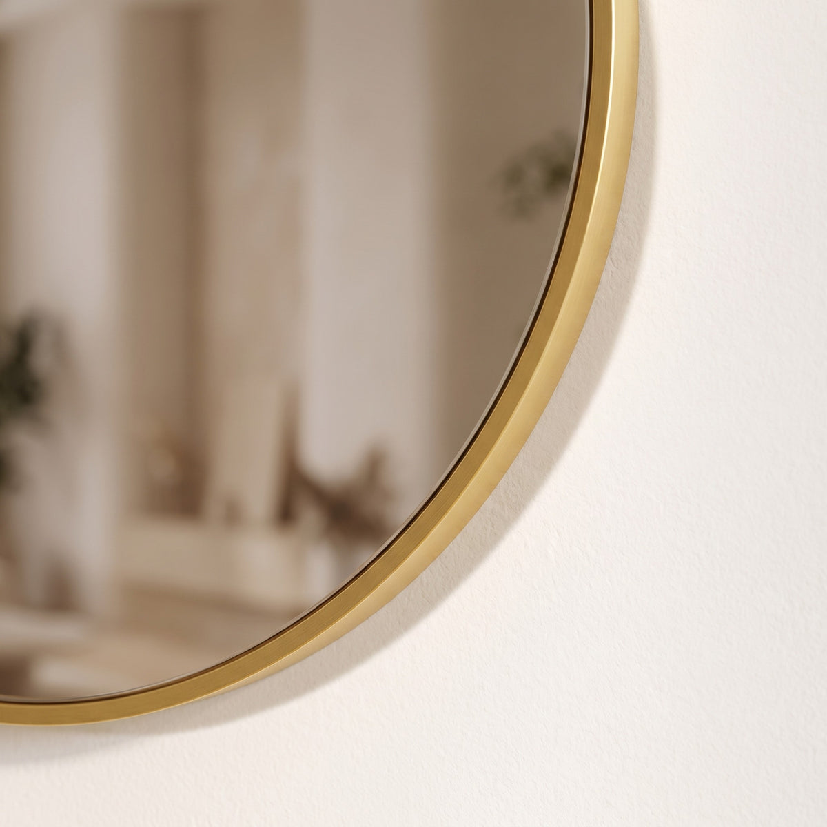 Aurelle slim gold aluminium frame detail
