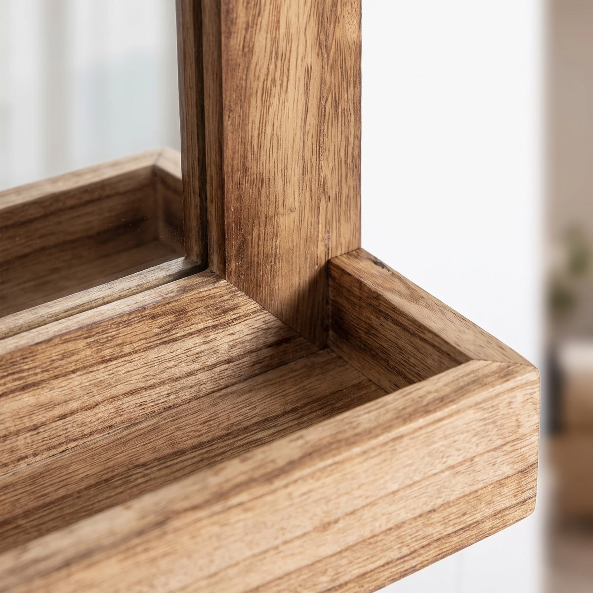Fernley wood grain and built-in shelf detail