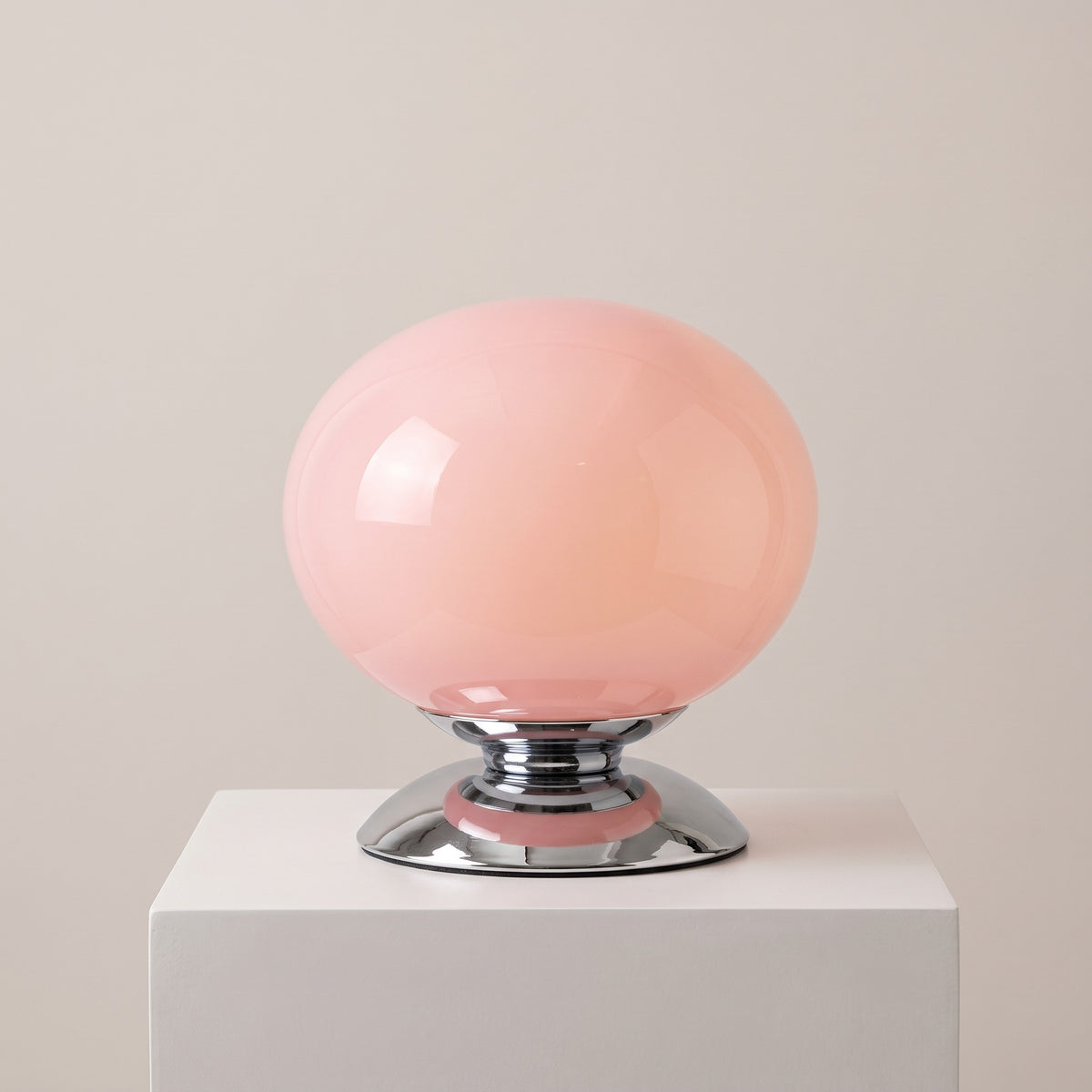 Pastelle glass globe table lamp in blush pink