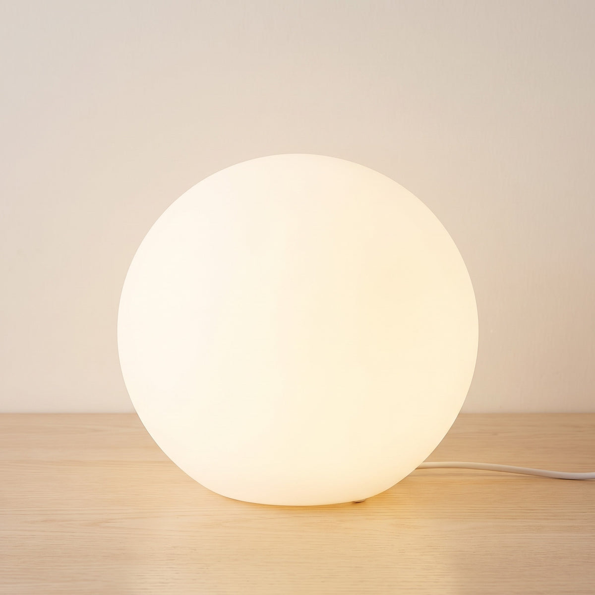 Selune Opal Globe Lamp Caelvorne