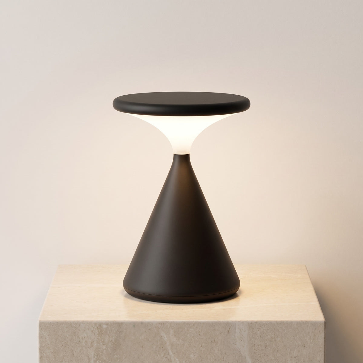 Tempora cordless table lamp in black