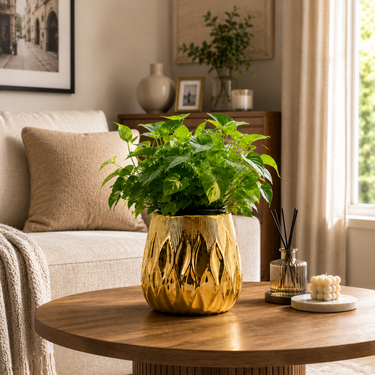 Veslia Gold Flame Plant Pot Caelvorne